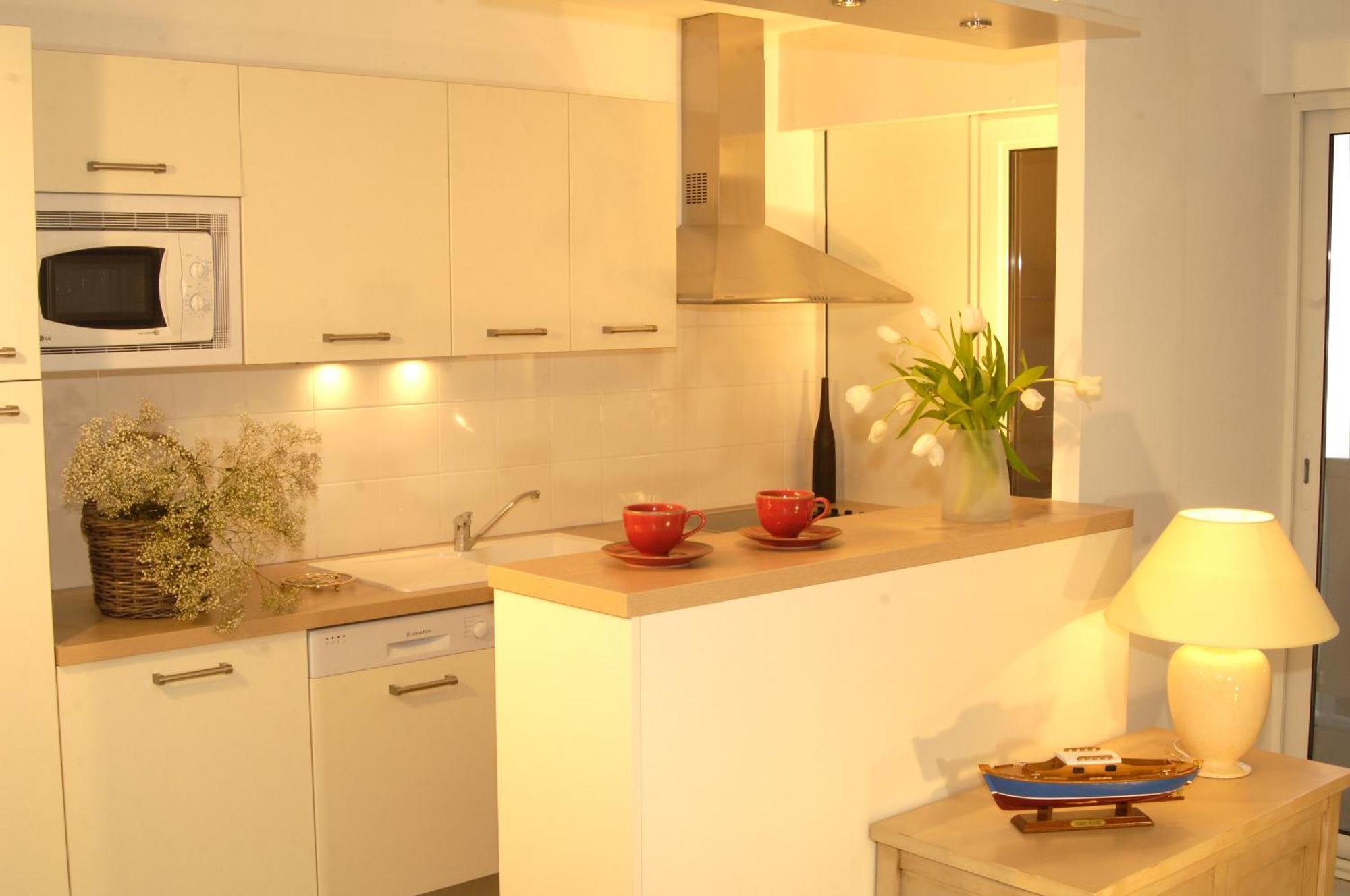One-Bedroom Apartment,821687360:JPEG