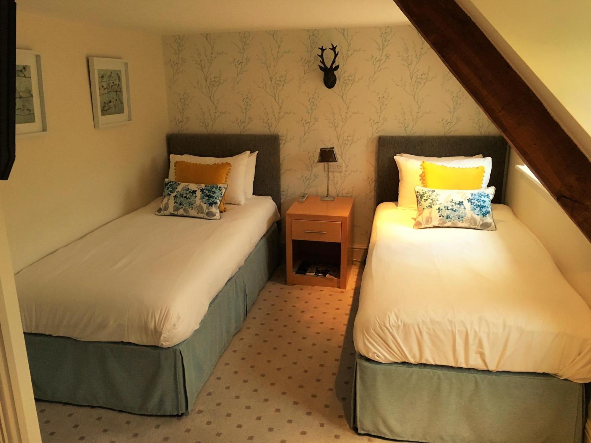 Twin Room with Private Bathroom
