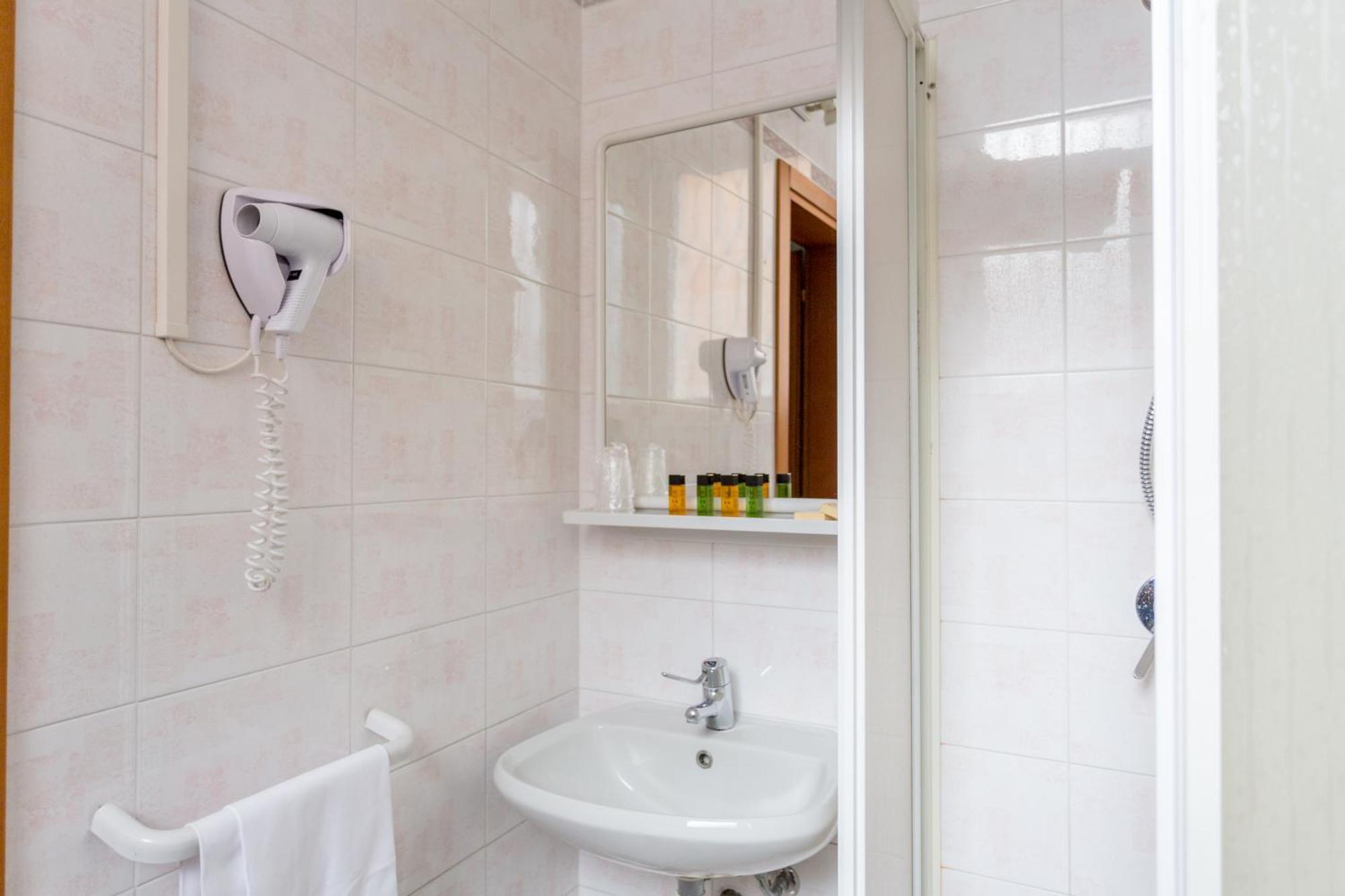 Habitación Doble con baño privado