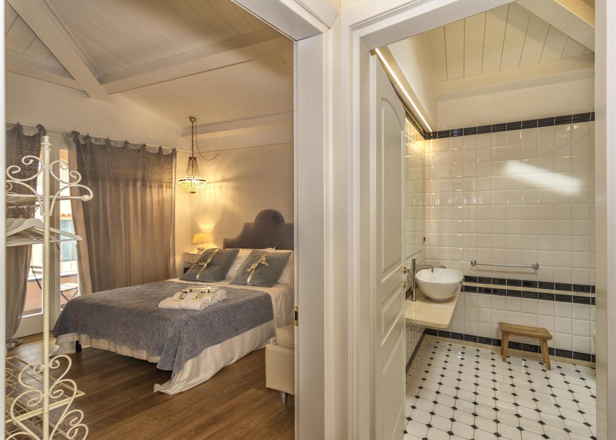 Triple Room with Private Bathroom
