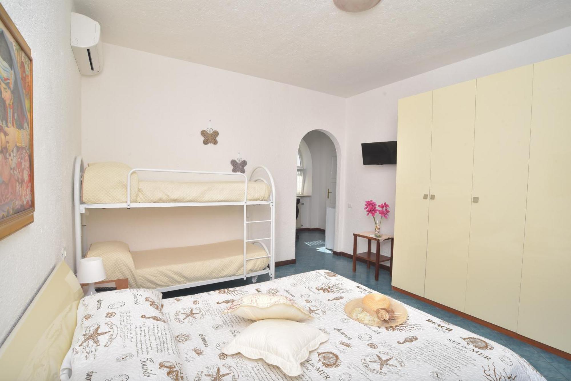 Deluxe Room,823225385:JPEG