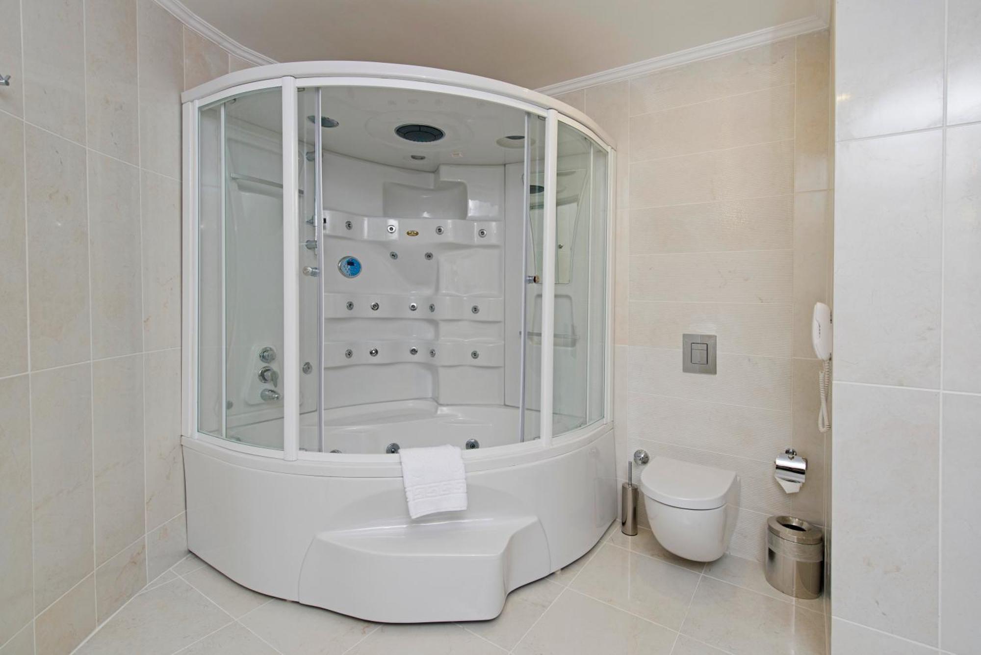 Deluxe Suite Spa Bath,1079389948:JPEG