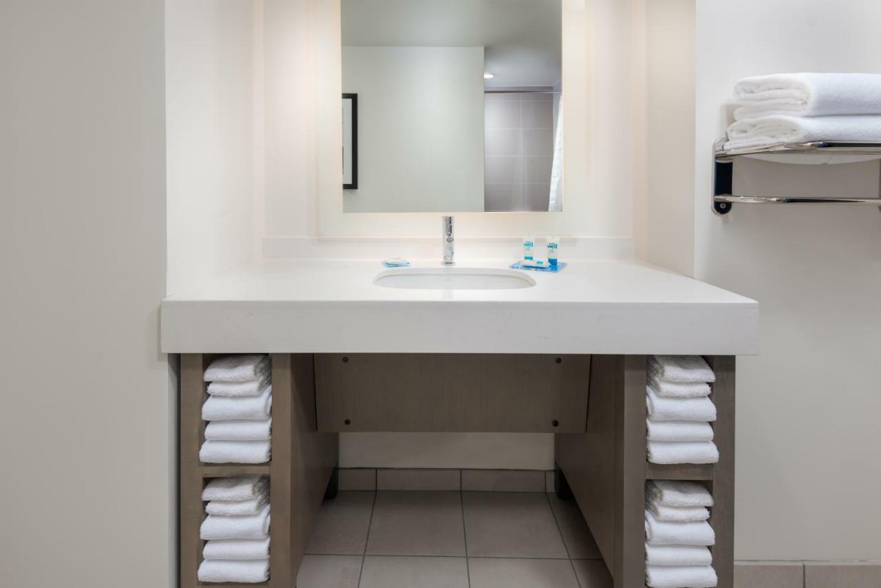Chambre avec 2 Lits Queen-Size et Salon