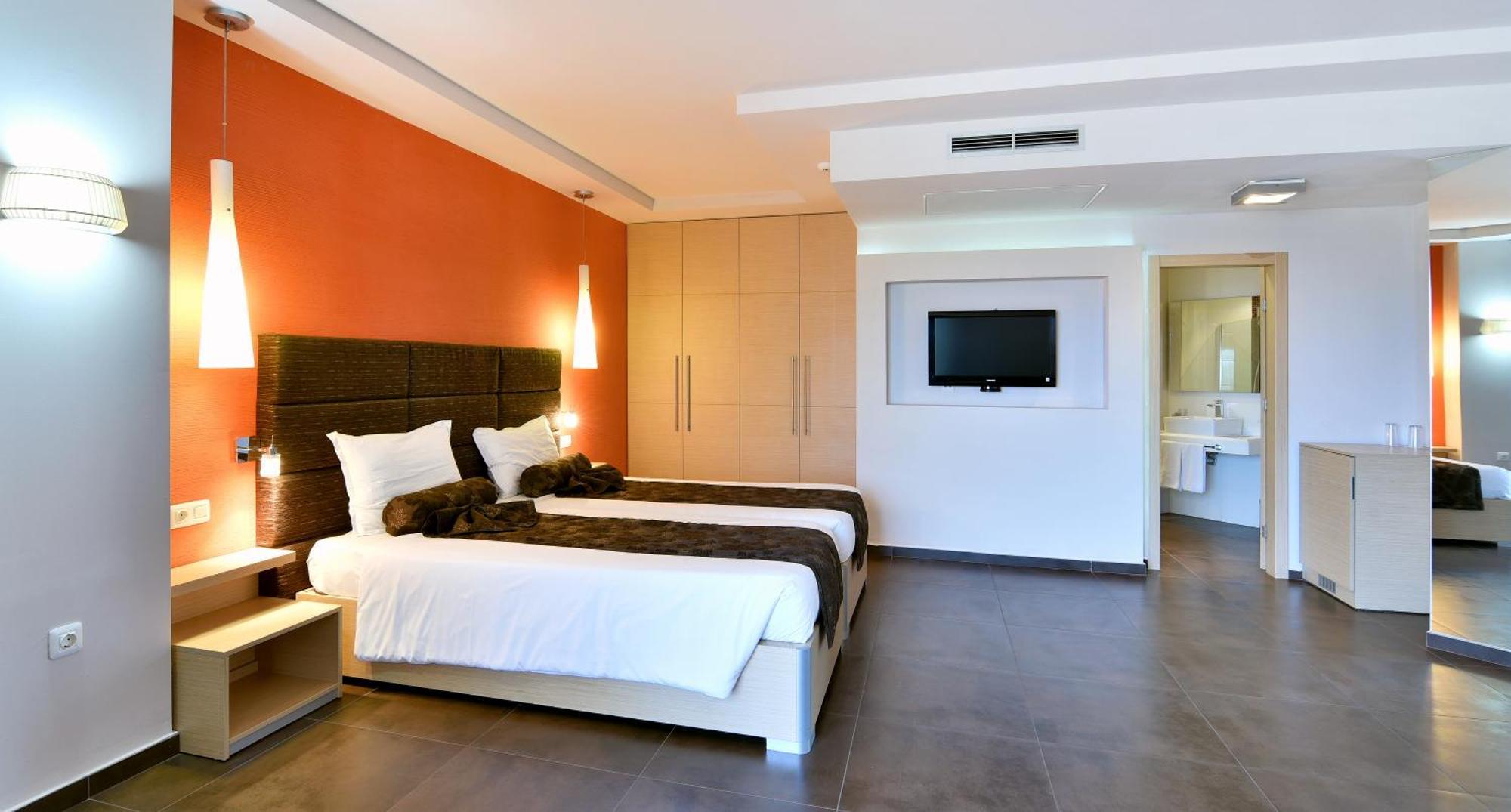 Superior Twin Room Aquapark & Beach Access,824092367:JPEG