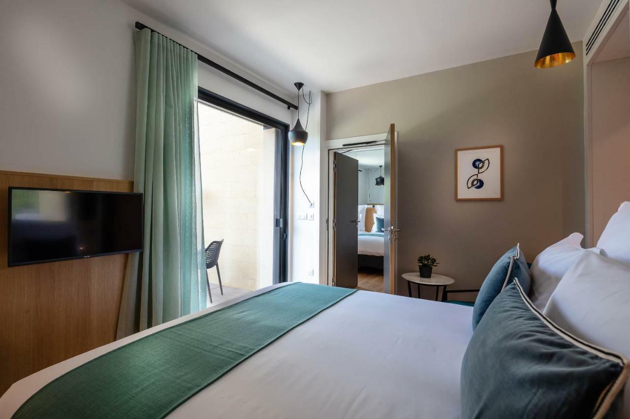 Prestige Terrace Room