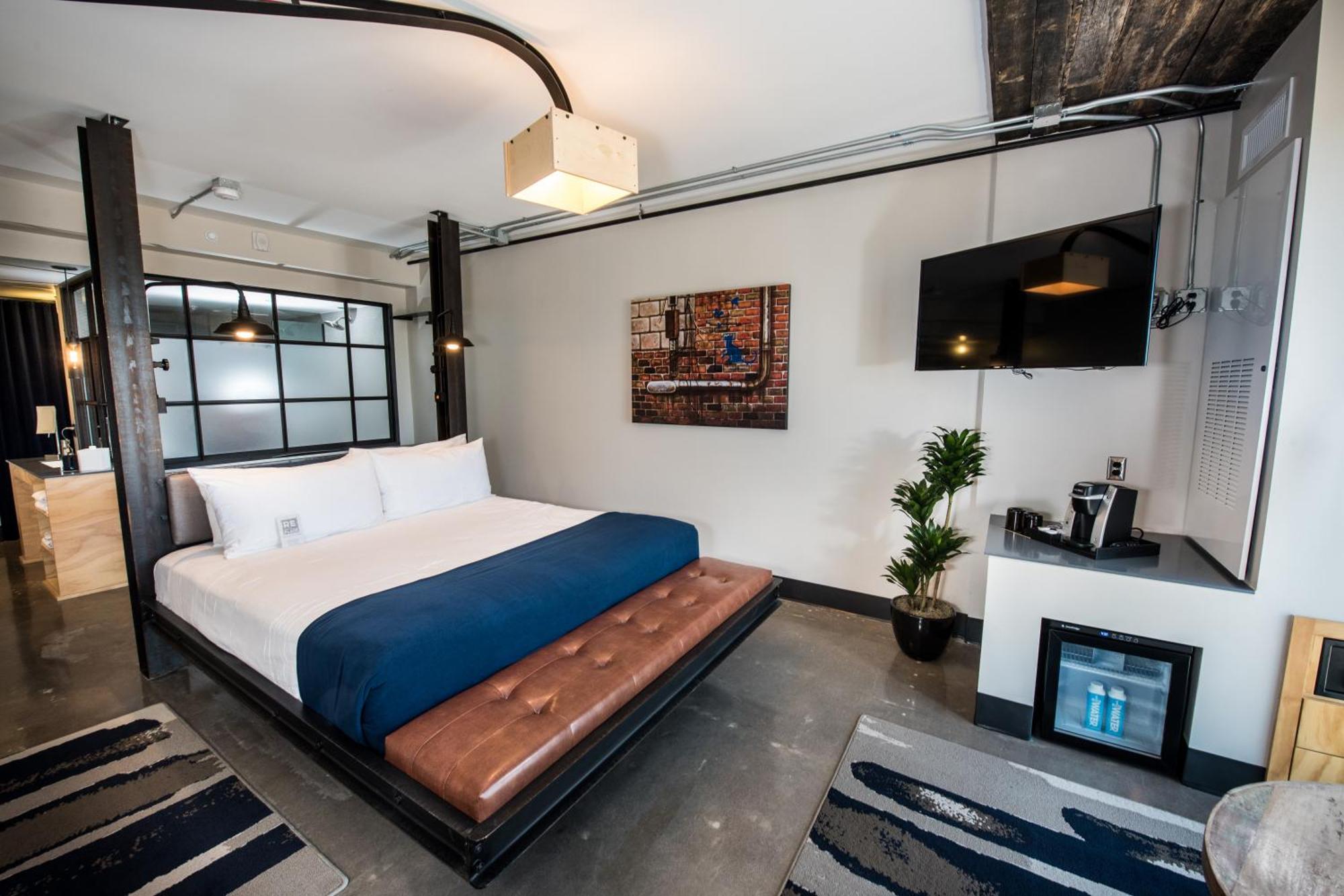Standard King Room