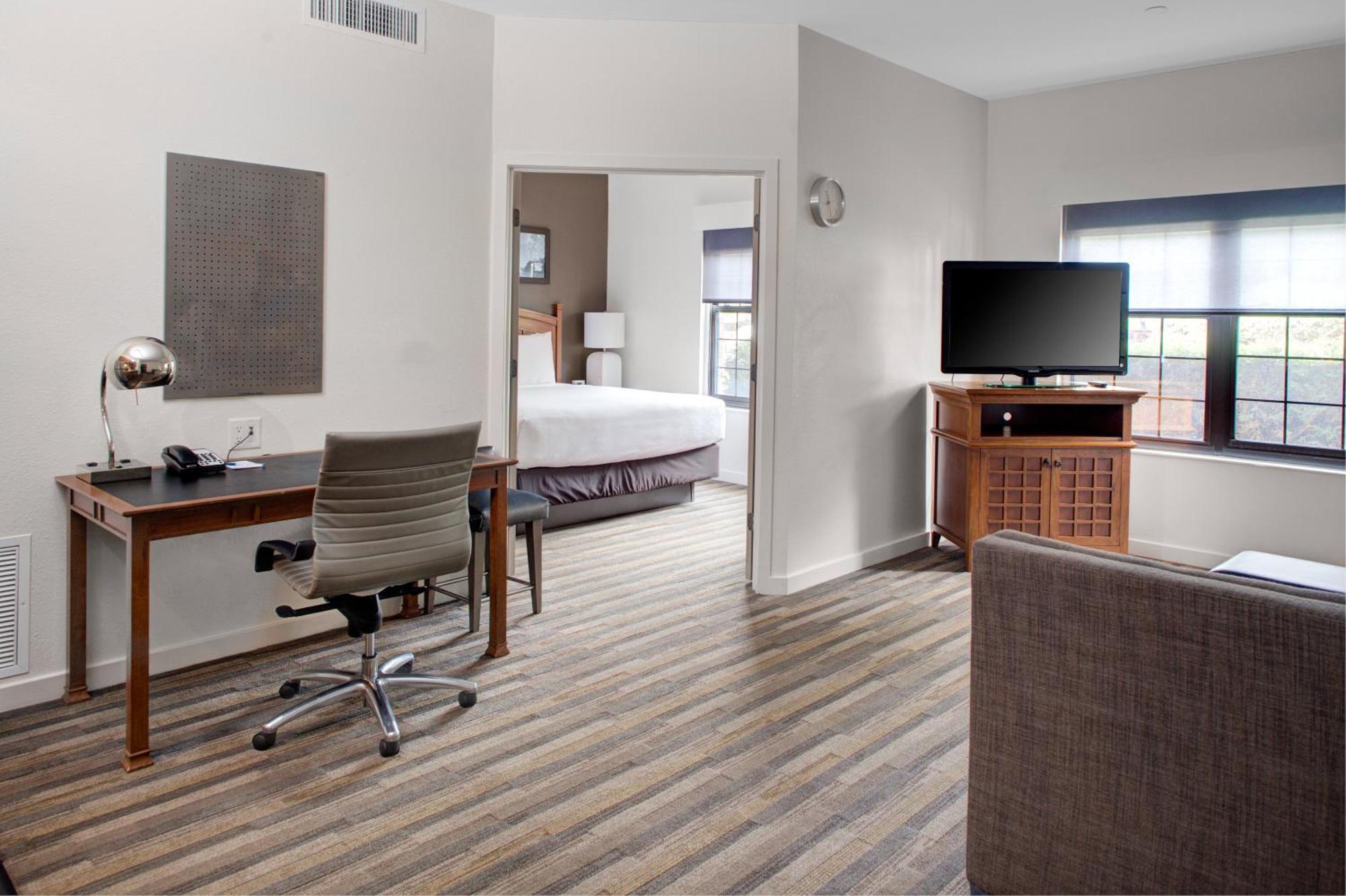 One-Bedroom King Suite