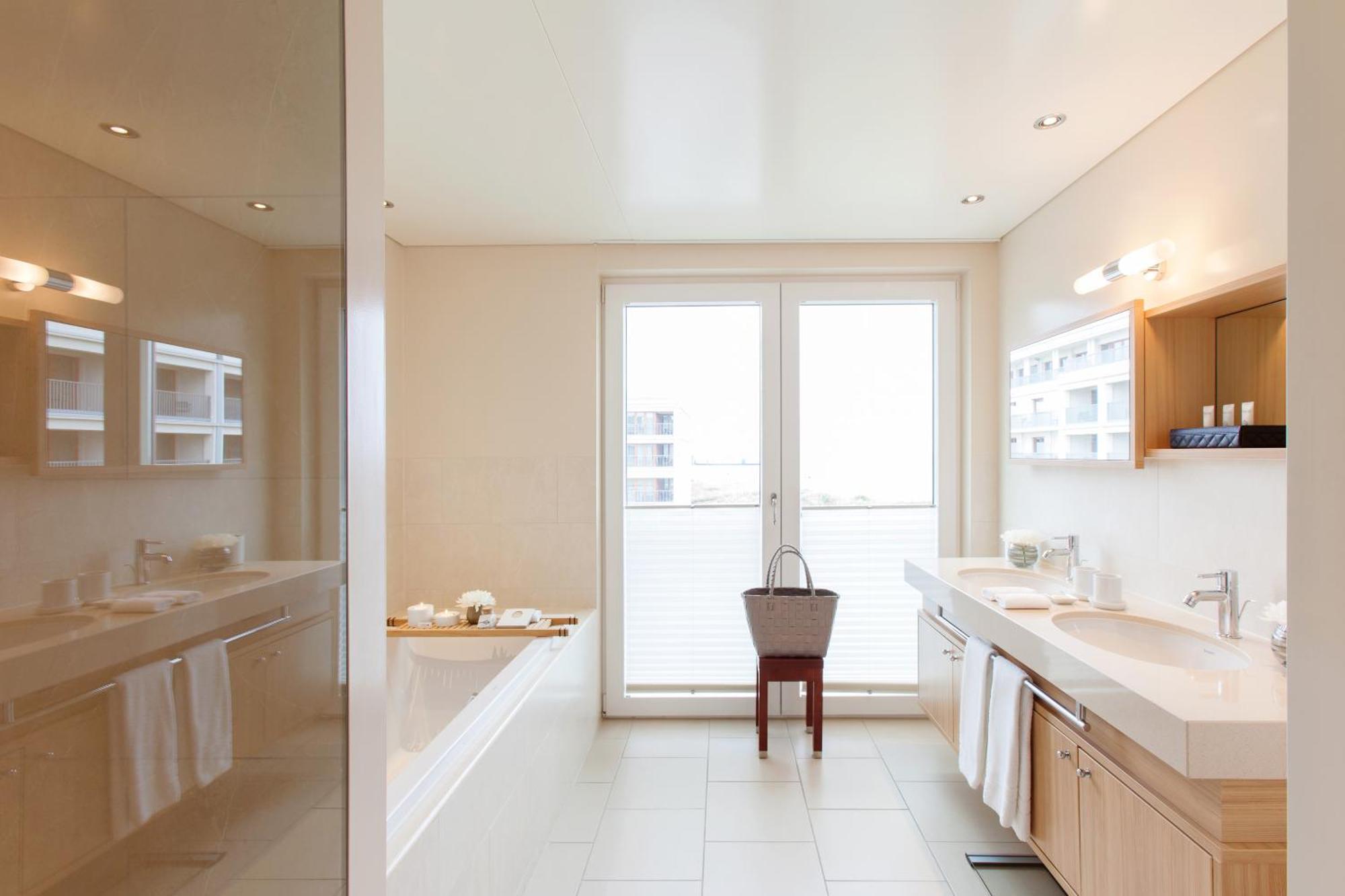 Deluxe Suite with Sea View