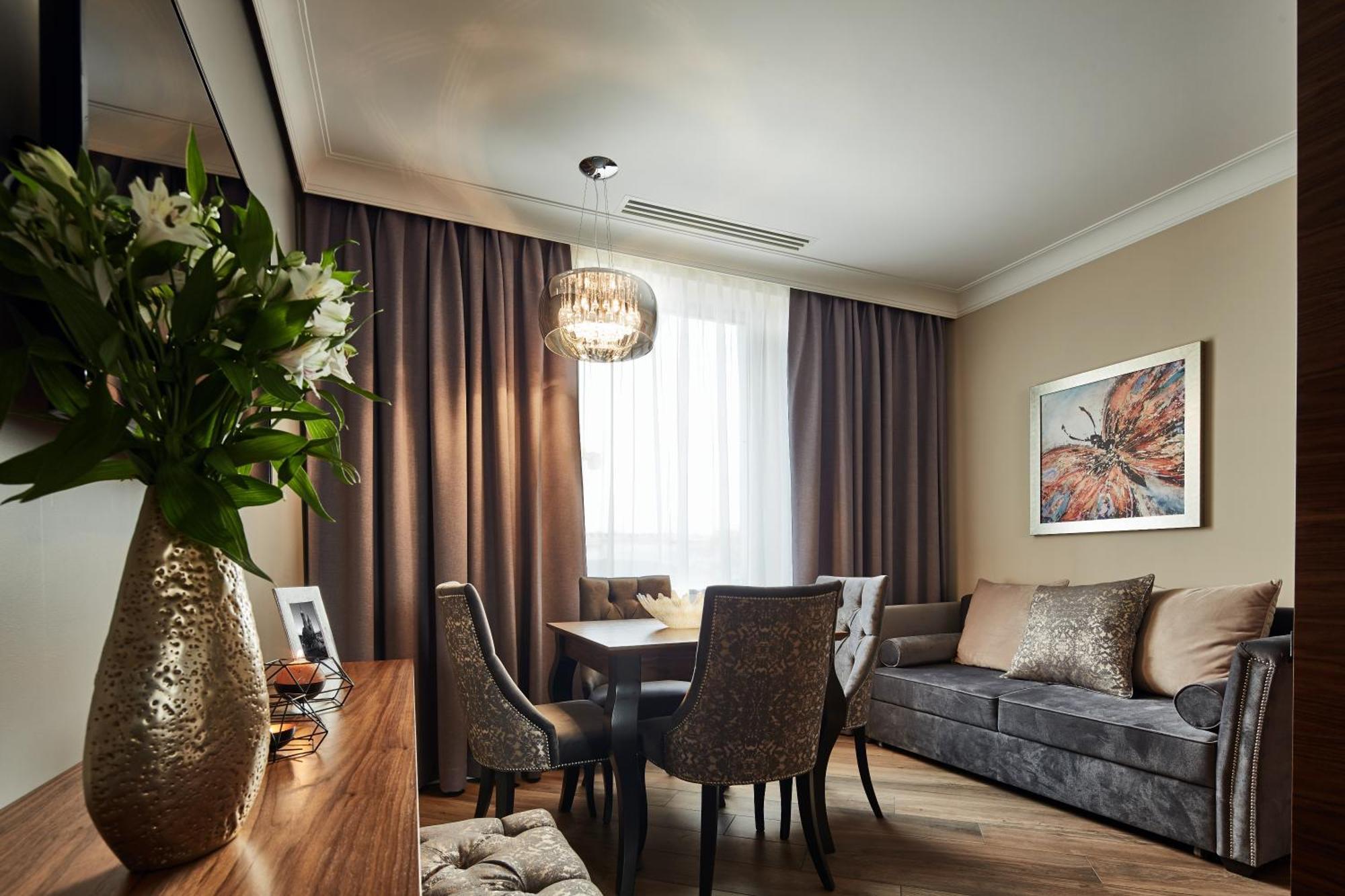 Luxury One-Bedroom Apartment