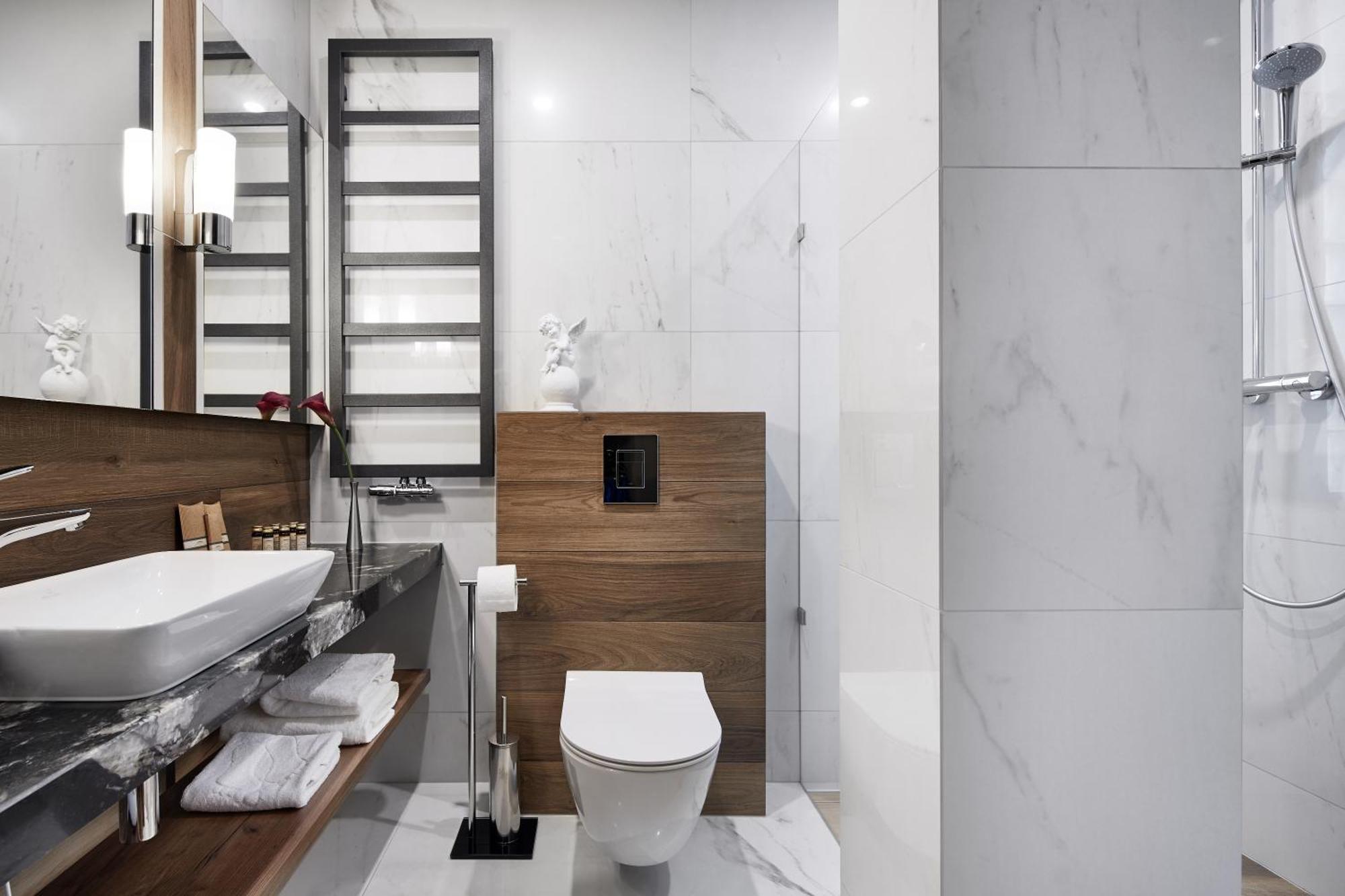 Luxury One-Bedroom Apartment