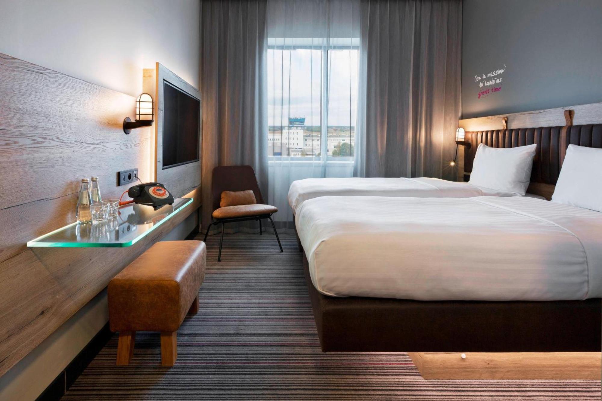 Guest Room with Two Single Beds