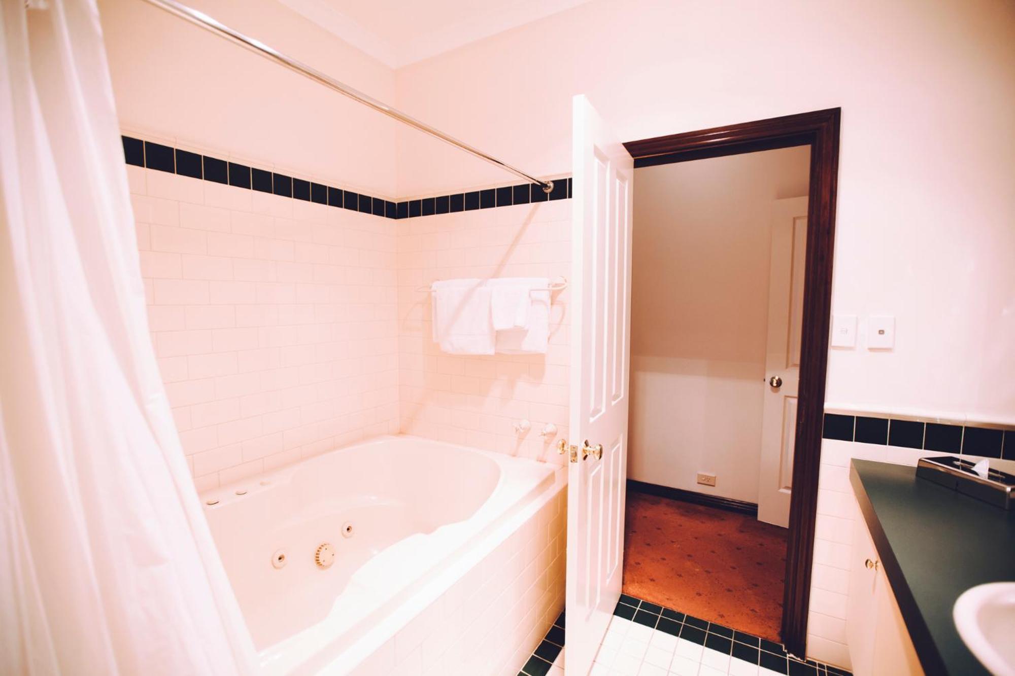 One-Bedroom Spa Apartment,1037489944:JPEG