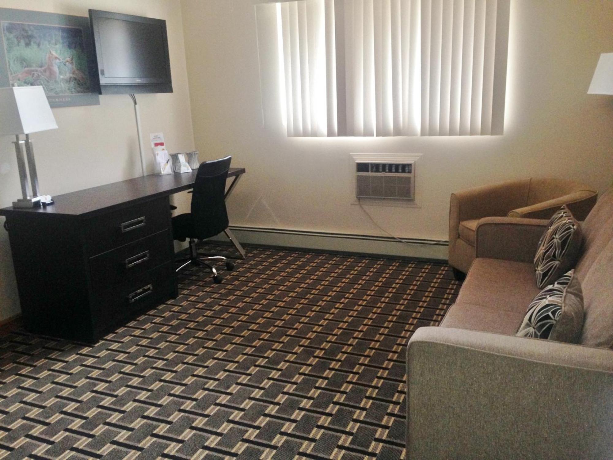 Deluxe Queen Studio with Two Queen Beds - Non-Smoking