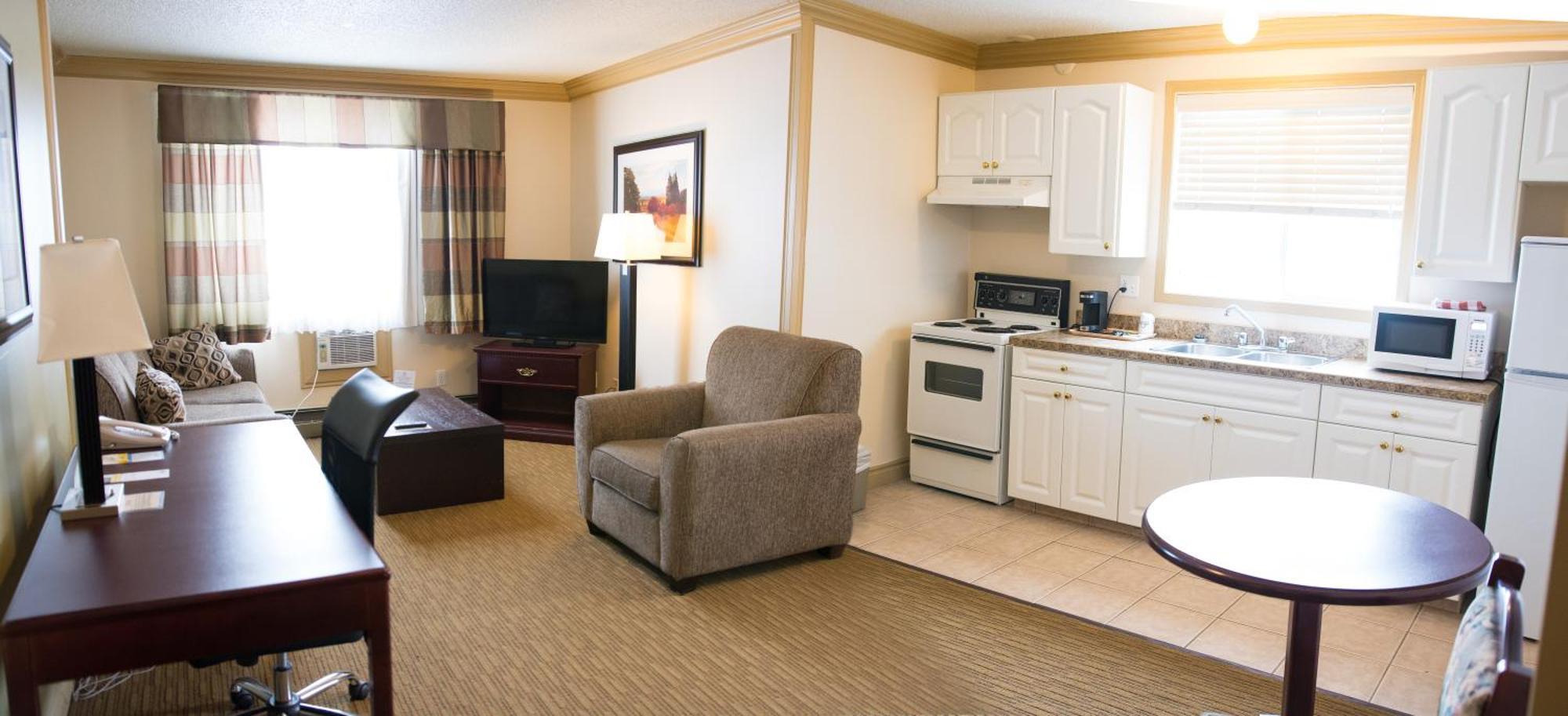 Superior Queen Room with Three Queen Beds - Non-Smoking