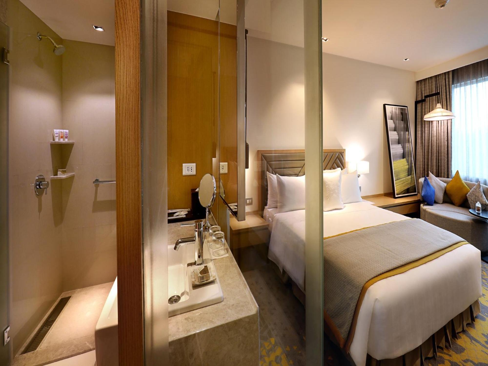 Club Twin Room
