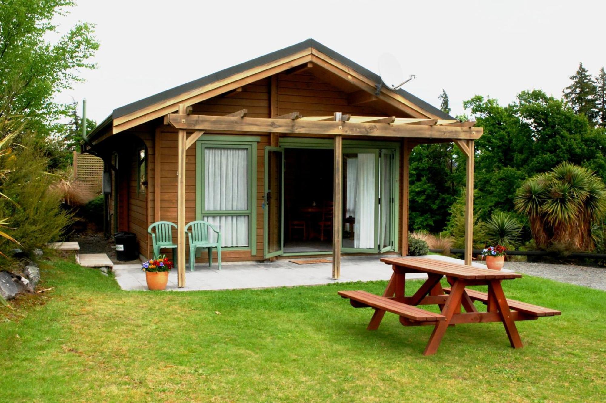 One-Bedroom Queen Chalet Spa Bath,827605289:JPEG