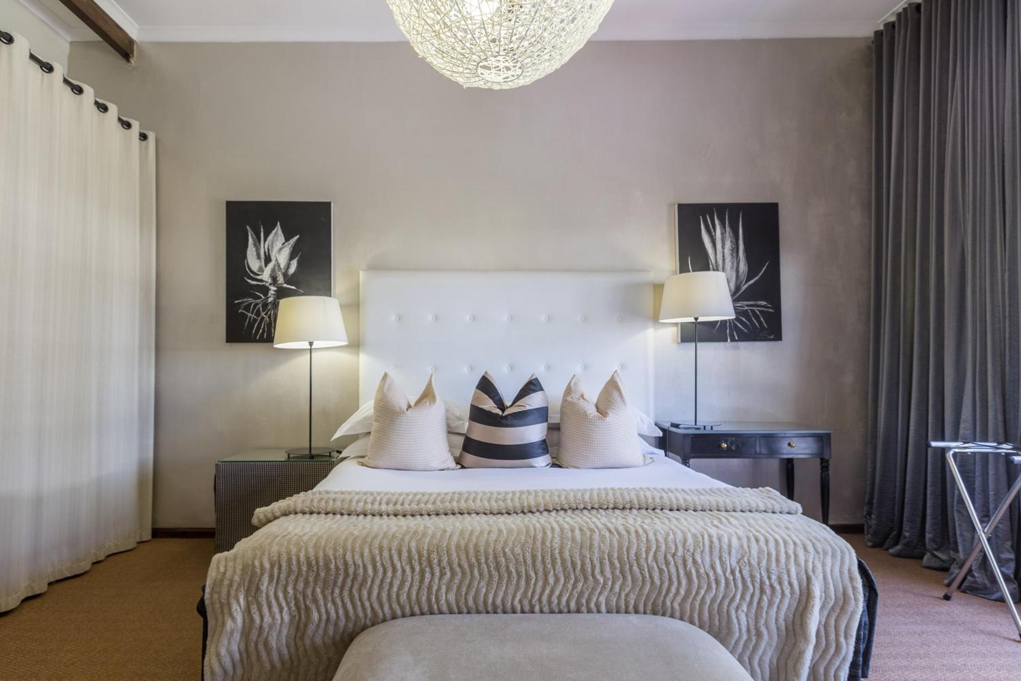 Standard King or Twin Room