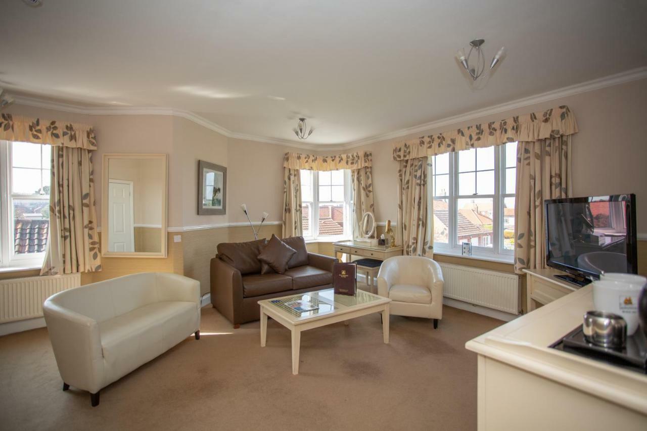 Family Suite (2 Adults + 2 Children)