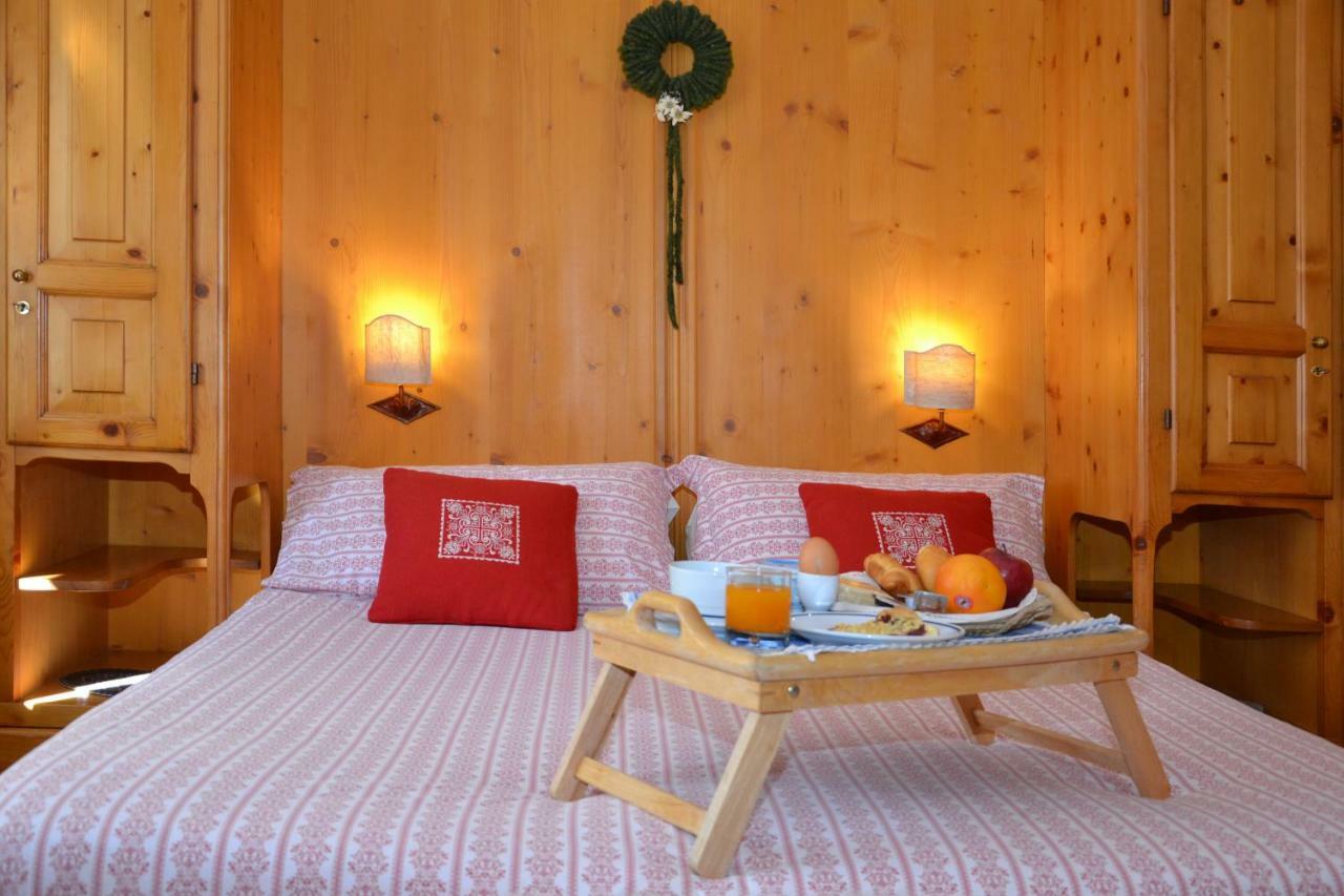 Double Room (1 Adult)