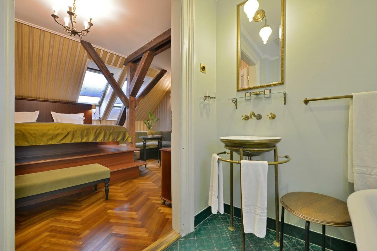 Double Attic Room,828712691:JPEG