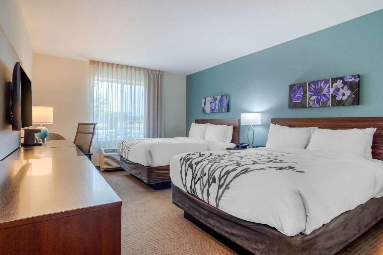 Queen Room with Two Queen Beds - Non-Smoking
