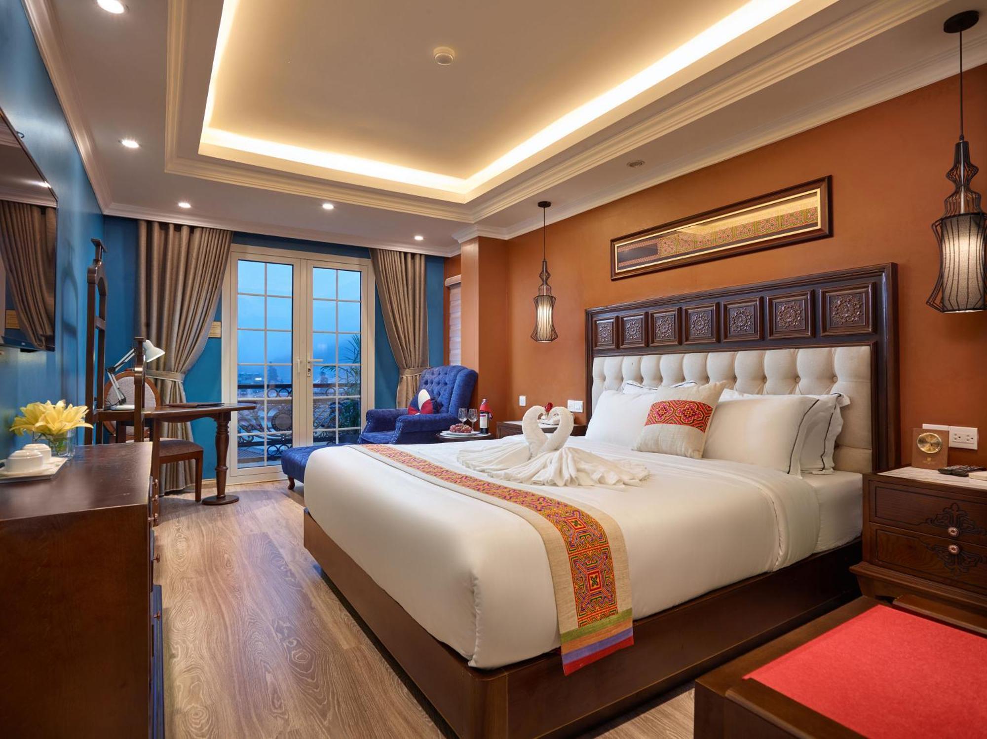 Junior Suite with City View and Church View,828996209:JPEG