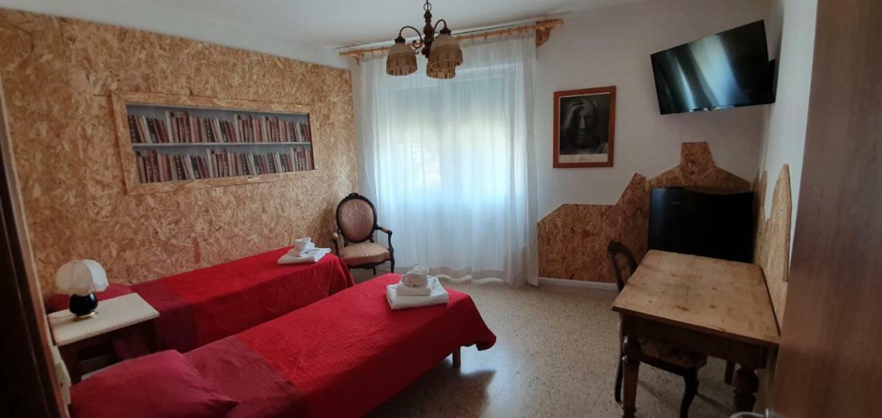 Twin Room with Shared Bathroom