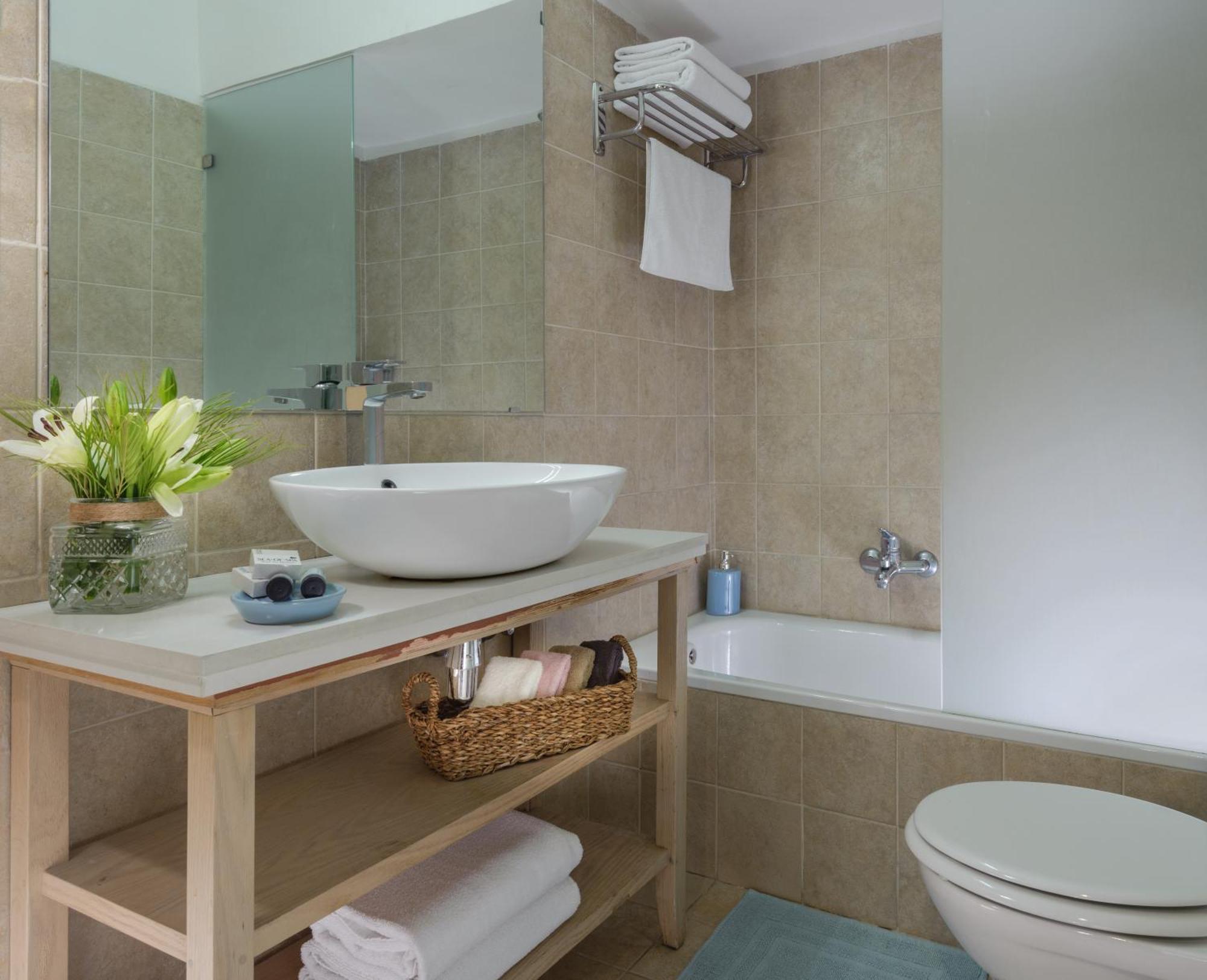 Garden suite with terrace with safe room (mamad) (2 Adults + 2 Children)