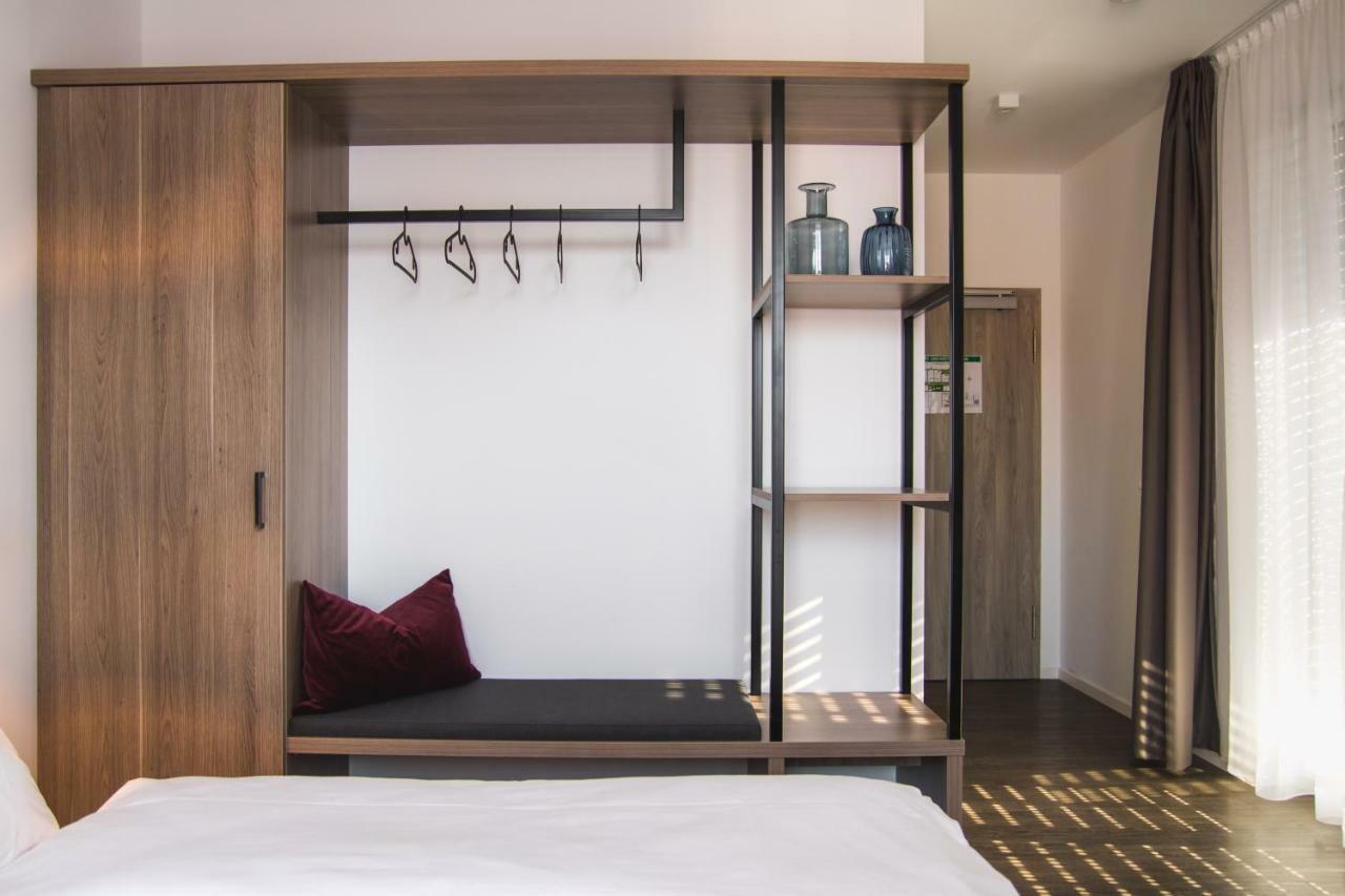 Doppelzimmer mit Balkon