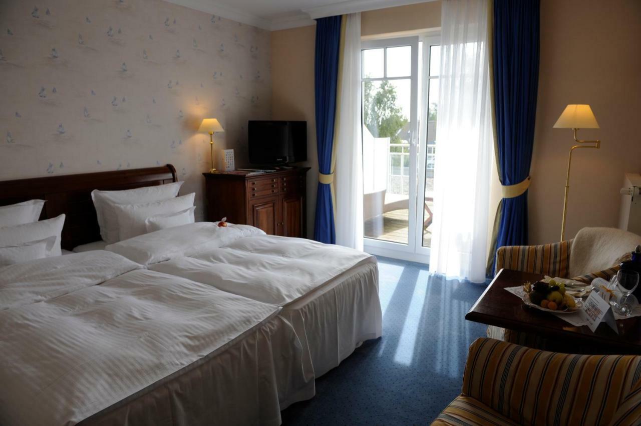 Doppelzimmer mit Balkon (Badewanne oder Dusche)