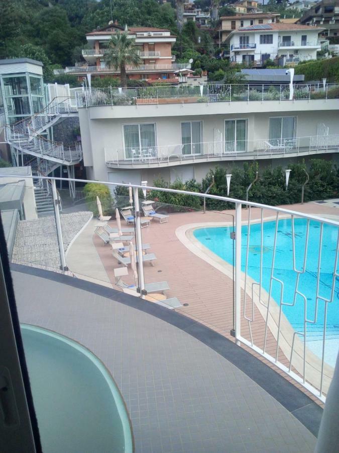 Deluxe Apartment with Pool View