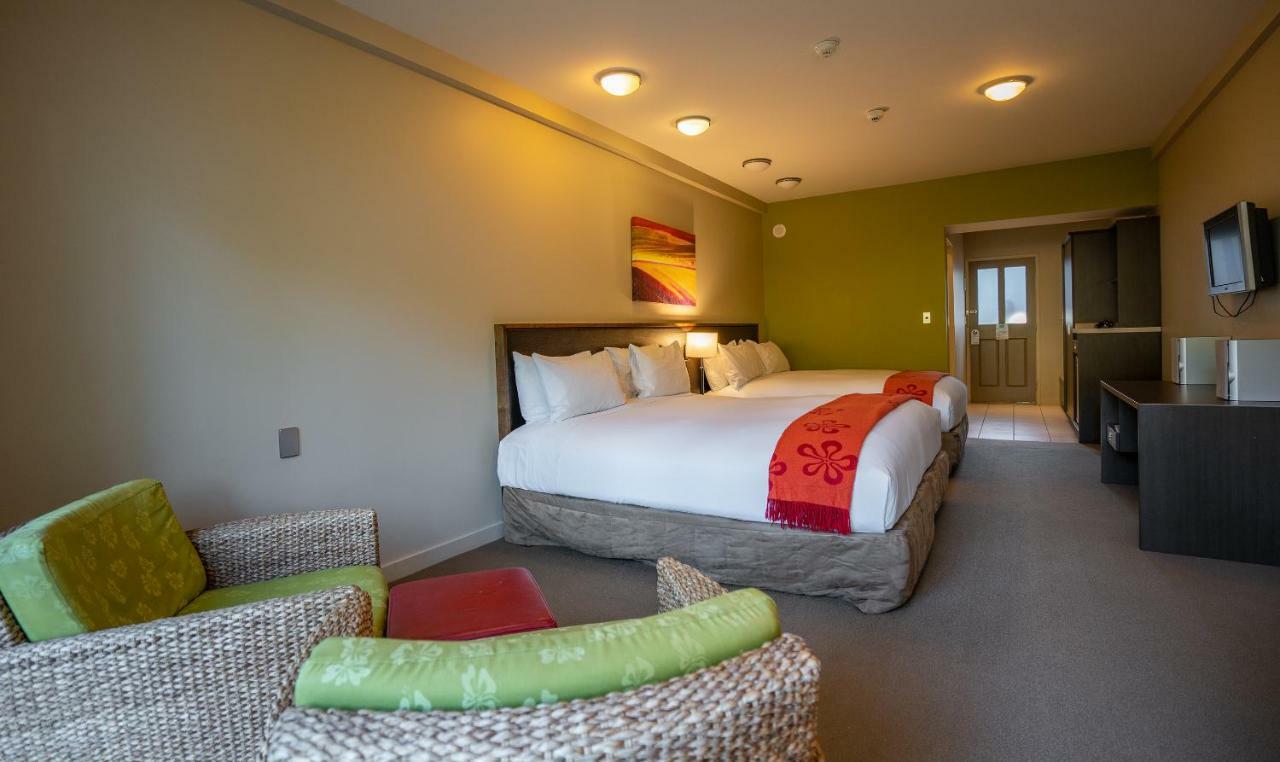 Standard Twin Room one King one Queen Bed,830899439:JPEG