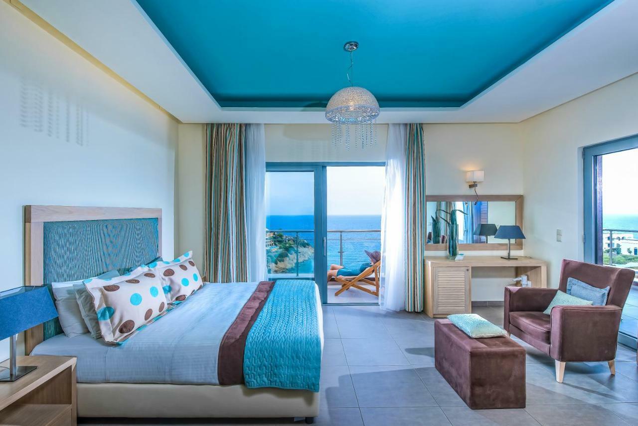 Luxury Double Room with Sea View and Private Pool