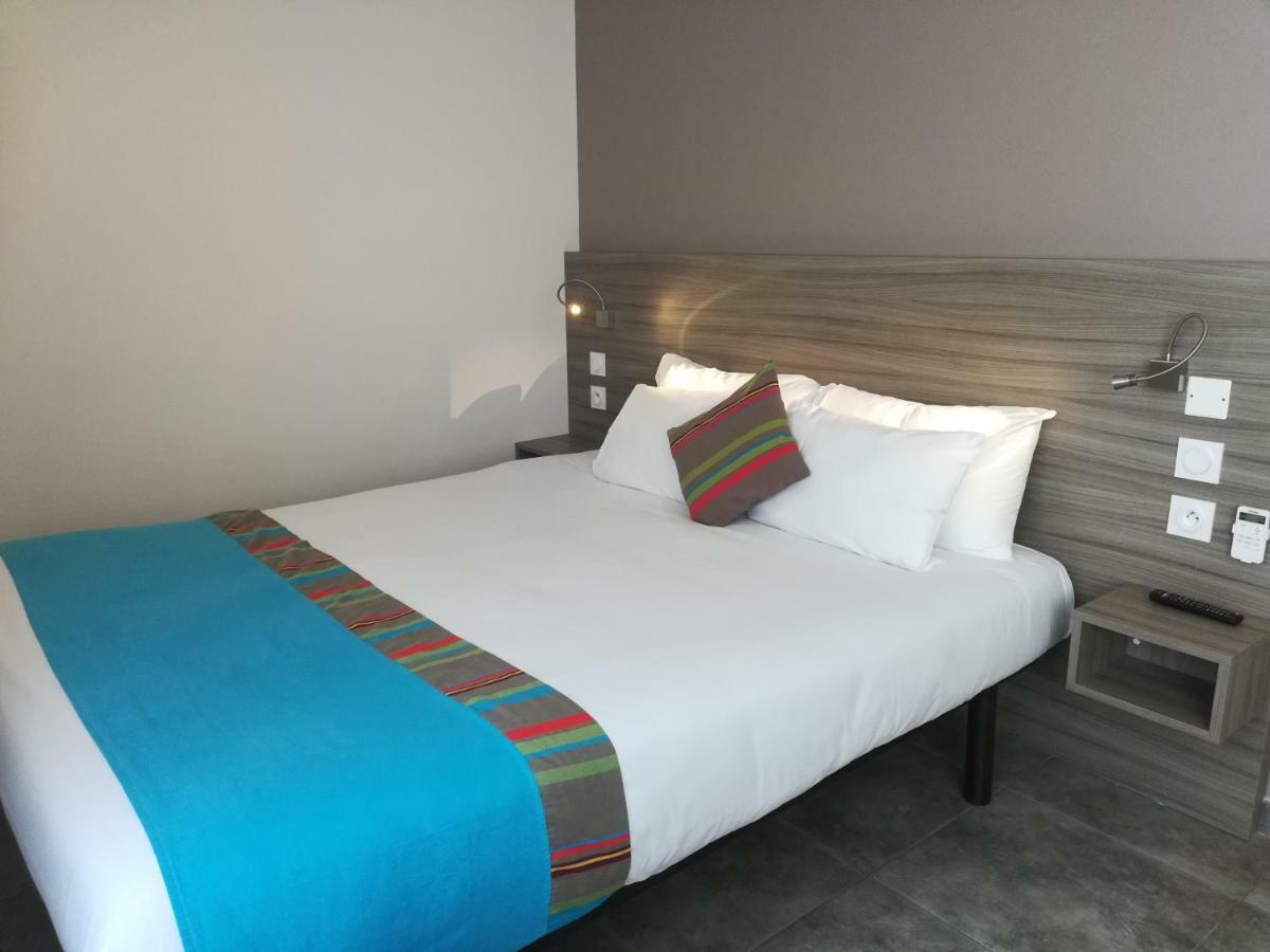 Chambre Lit King-Size - Accessible aux Personnes à Mobilité Réduite
