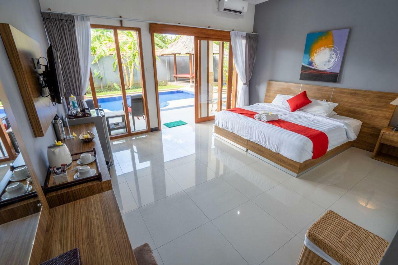 Double or Twin Room with Pool View