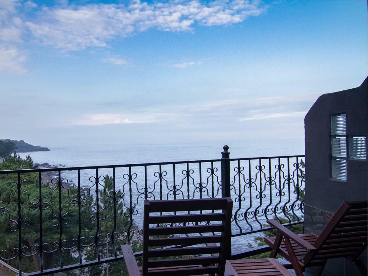 Suite with Ocean View and Semi Open-Air Bath