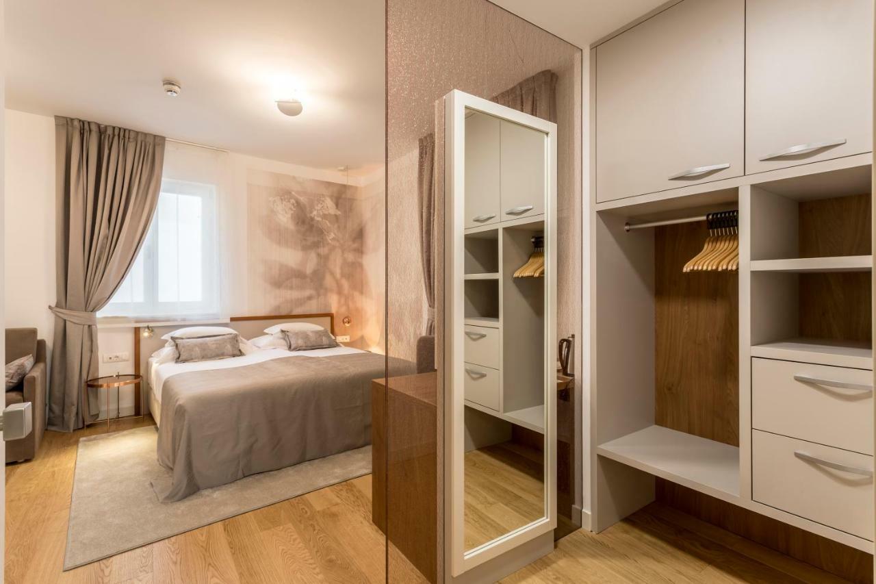 Double or Twin Room,831755684:JPEG