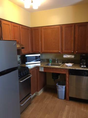 One-Bedroom Suite with Two Queen Beds and Bath Tub - Mobility/Hearing Accessible - Non-Smoking