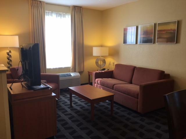 Two-Bedroom Suite with Two Queen Beds - Non-Smoking