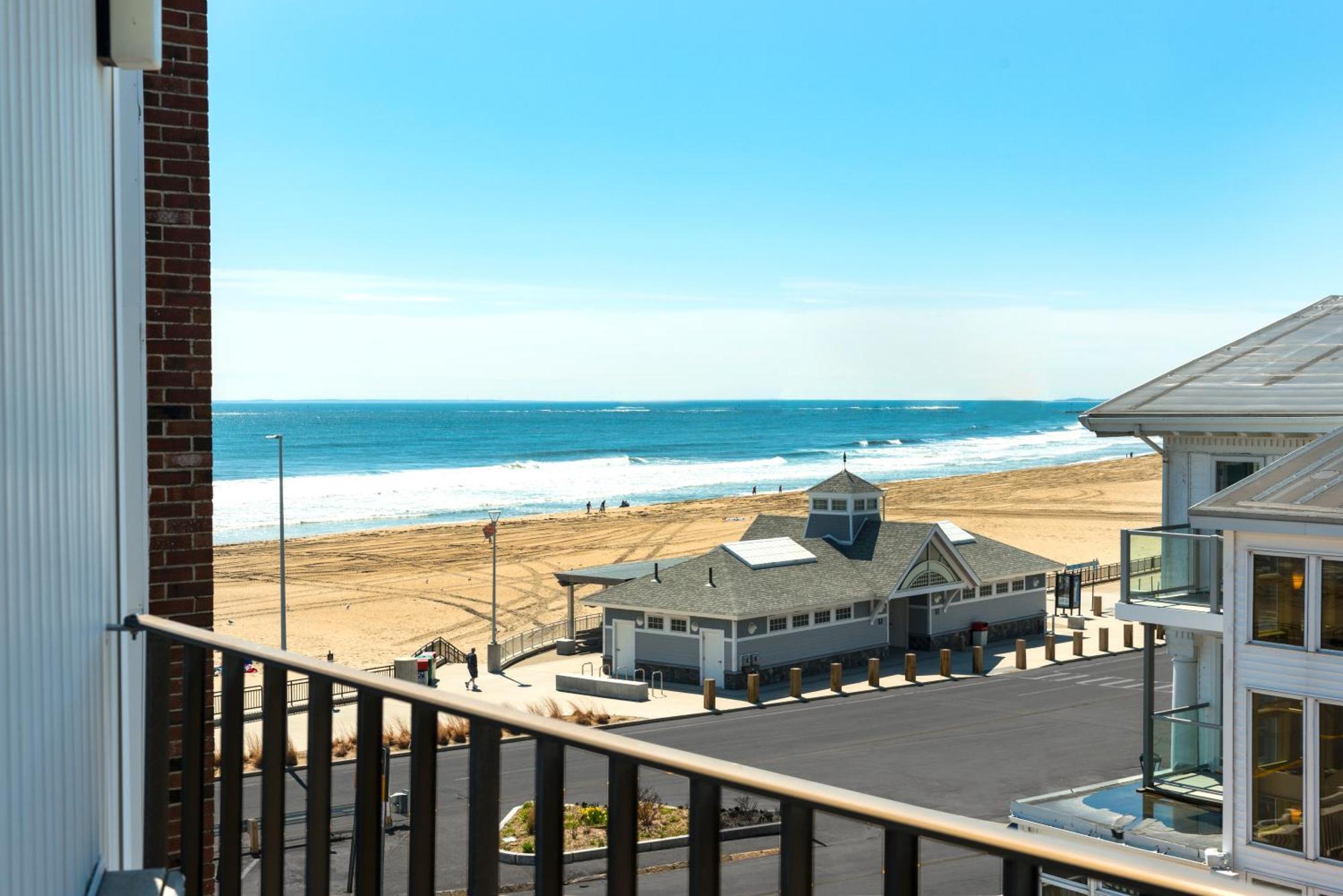 Queen Room with Partial Ocean View