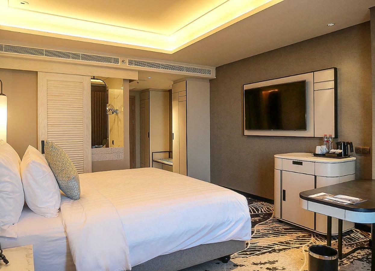 Deluxe Double Room with City View,962799943:JPEG