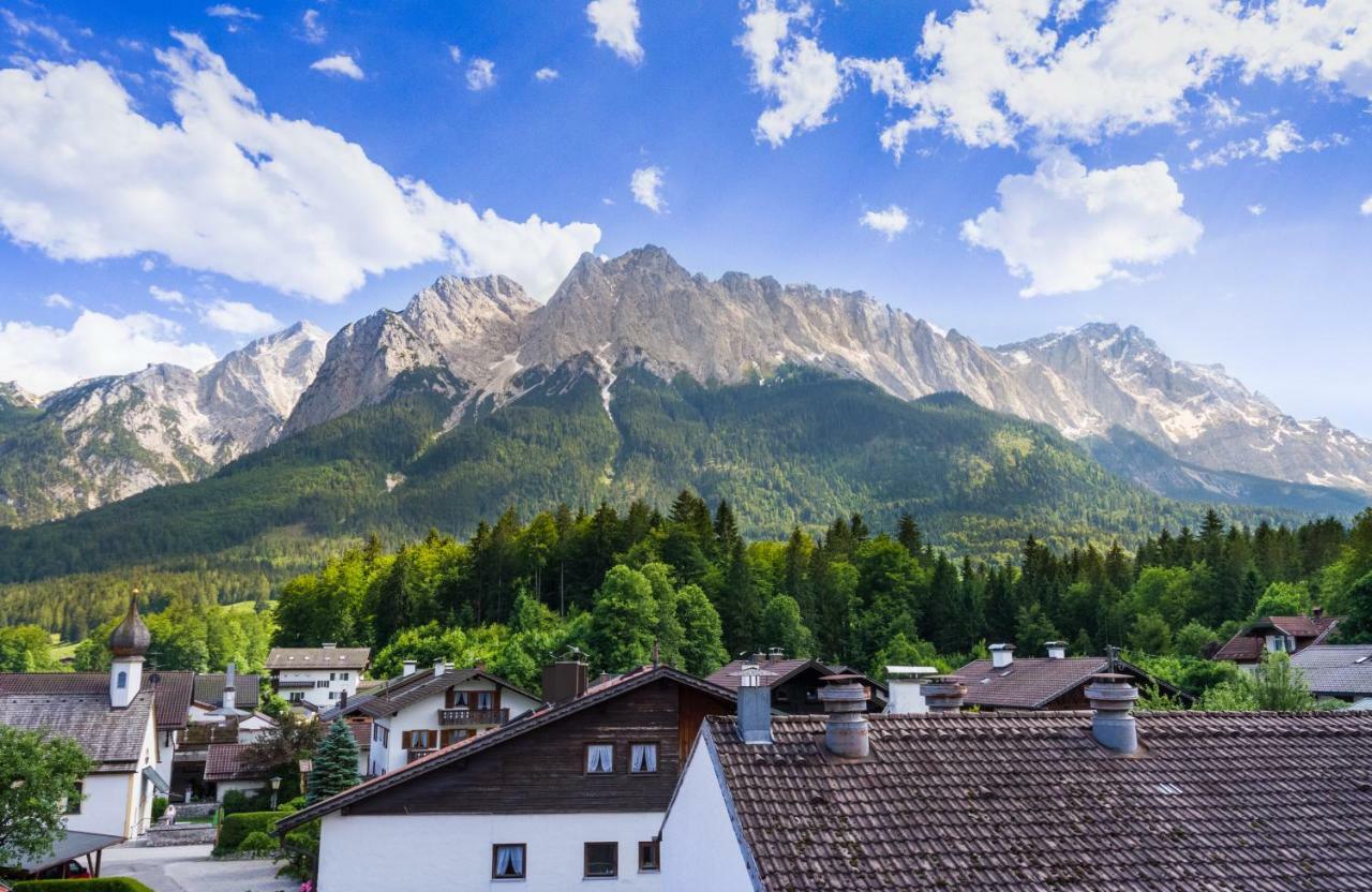 5-bed room with mountain view