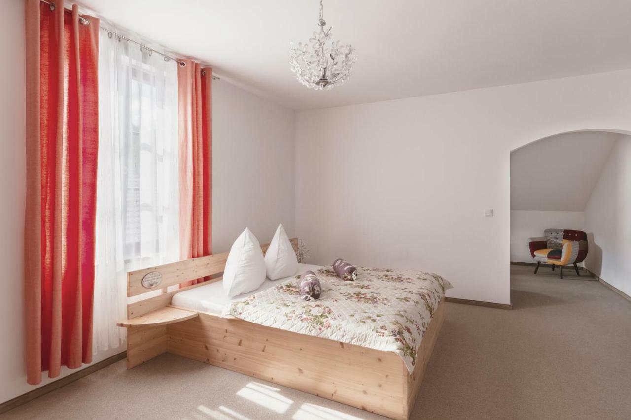 Vierbettzimmer mit Bad