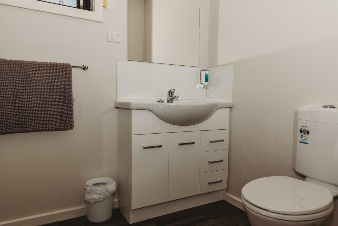 Deluxe One-Bedroom Cabin