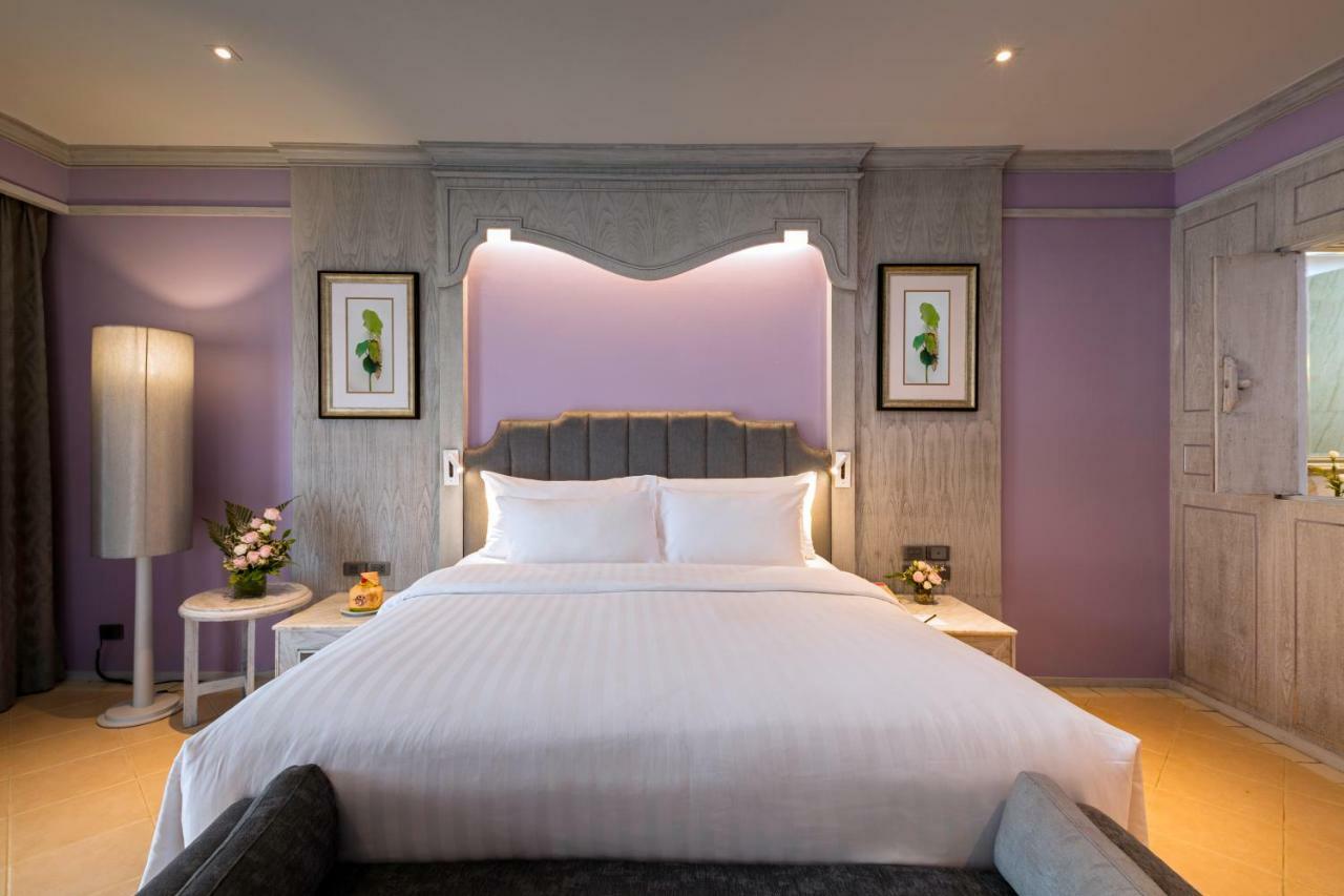 Grand Superior Seaview Room