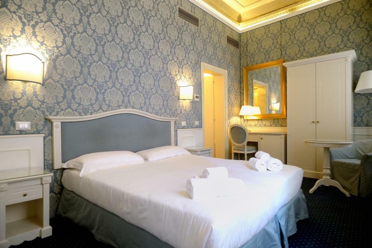 Double or Twin Room,836040329:JPEG