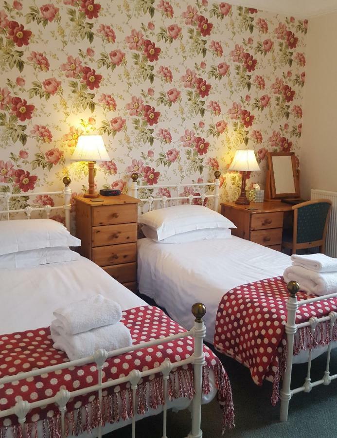 Double or Twin Room with Shower