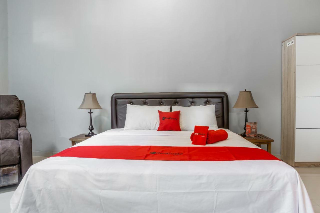 RedDoorz Premium Room