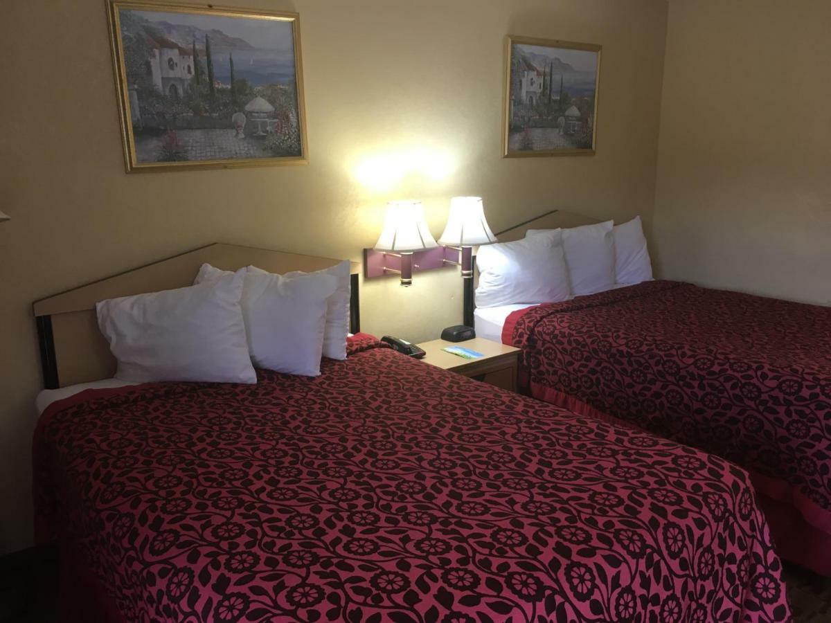 Double Room with Two Double Beds - Smoking