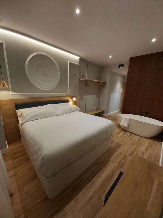 Deluxe Double Room with Bath
